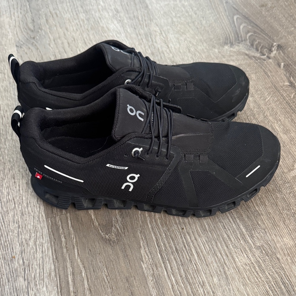 On Running Women’s Black Athletic Sneakers